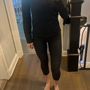 Lululemon DENIM wunder under crop sz. 4